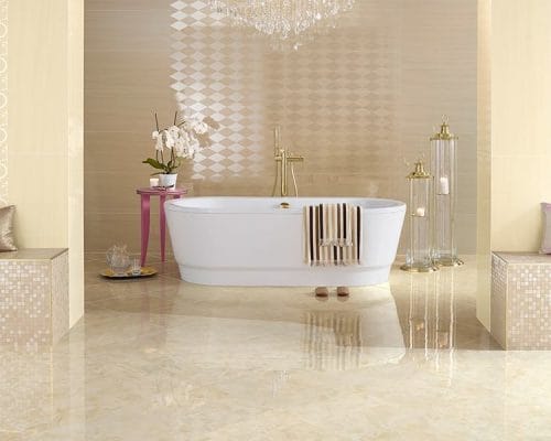 Baño de mármol crema Boticcino - Boticcino cream marble bathroom