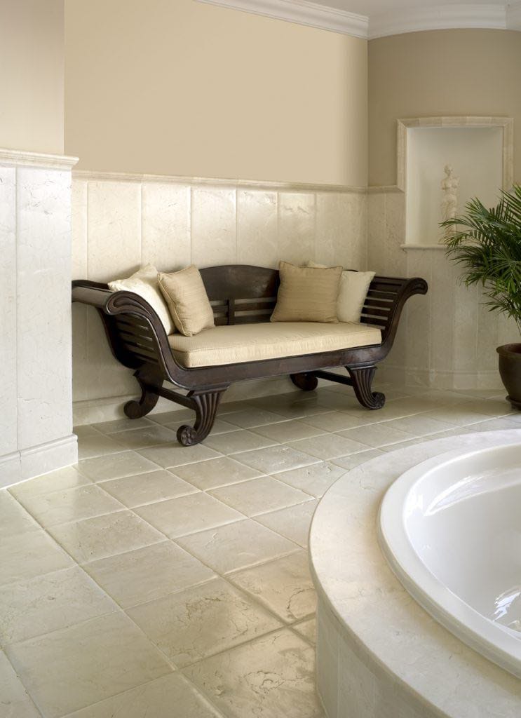 Baño con suelo de mármol crema - Cream marble floor bathroom