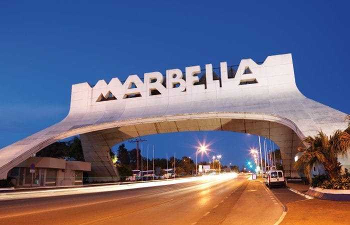 Tino en una de las zonas más exclusiva de Marbella  