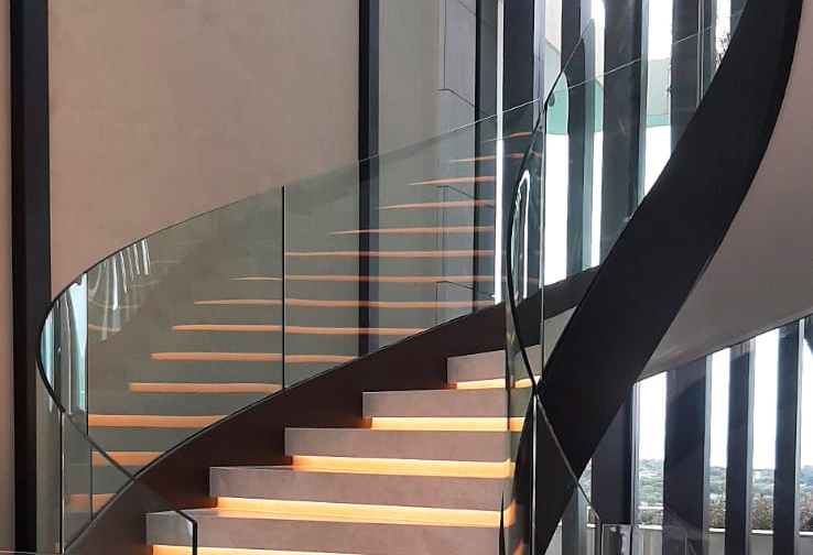Escalera de mármol con iluminacón - Marble staircase with lighting